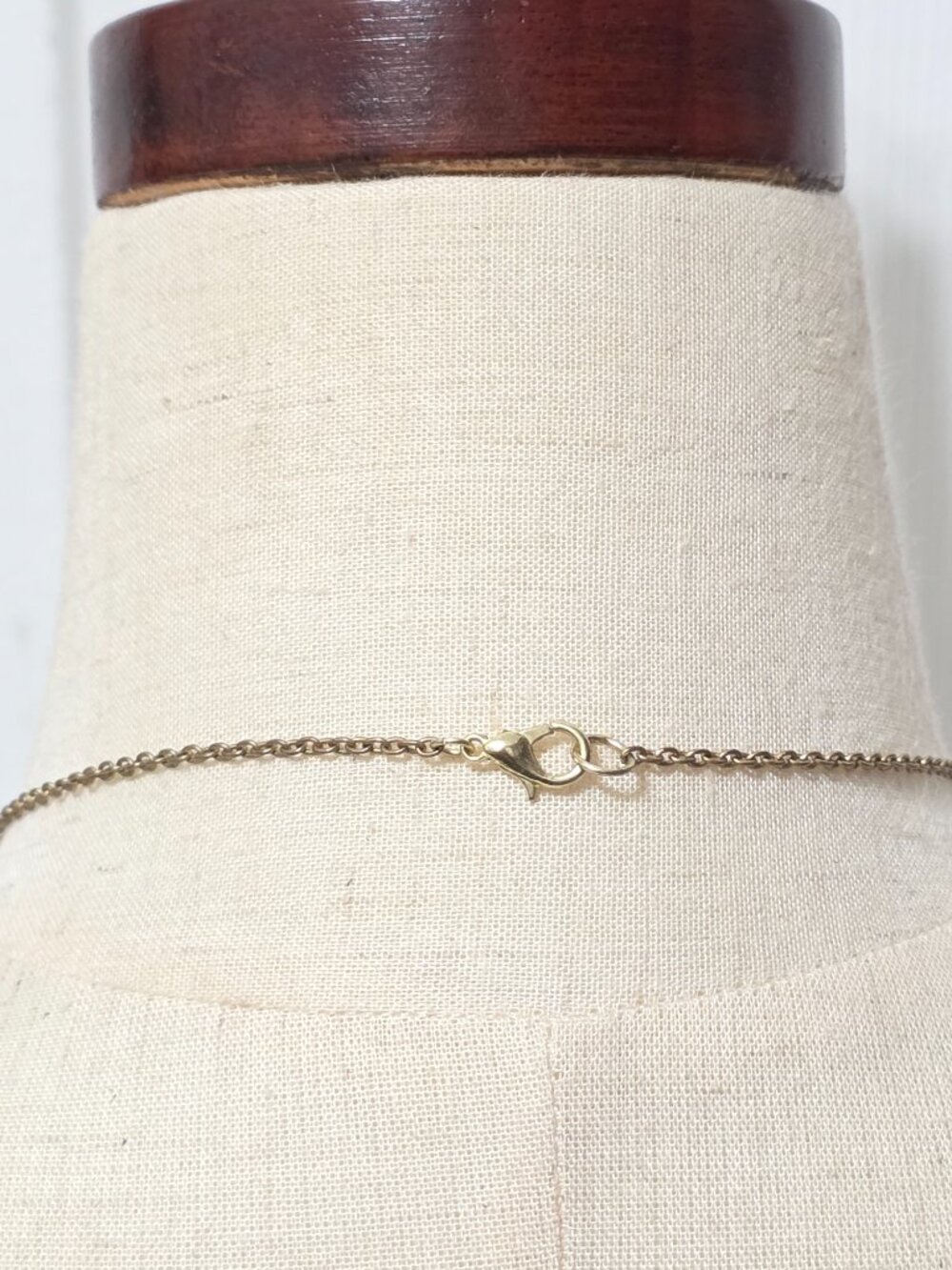 Wood necklace - Picture 4 of 6